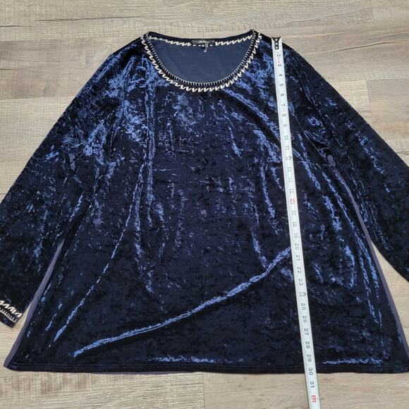 Andree by UNIT Embroidered Plus Size 2X Blue Velvet Wide Sleeve Tunic Top Boho - Picture 5 of 7